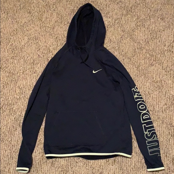 Nike sweatshirt - Picture 2 of 3